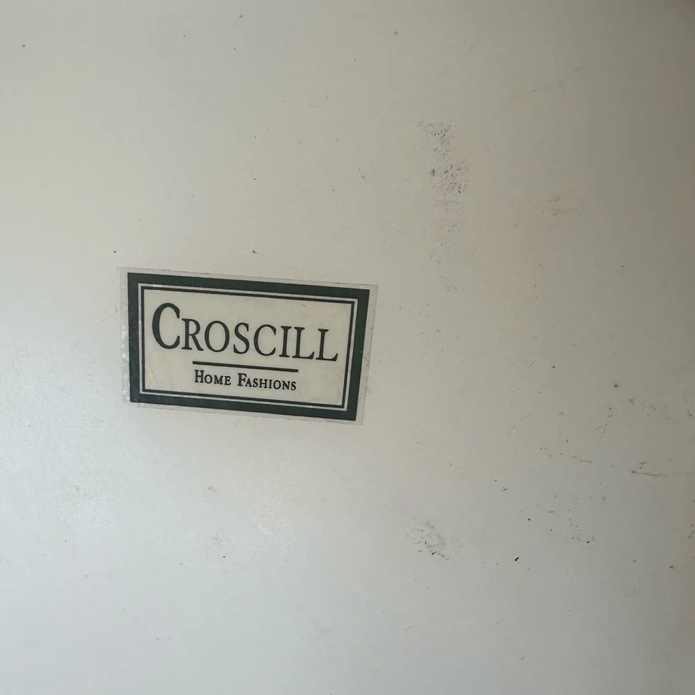 Croscill Home waste basket & tissue holder